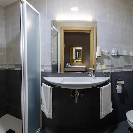 Europa Hotel 2*